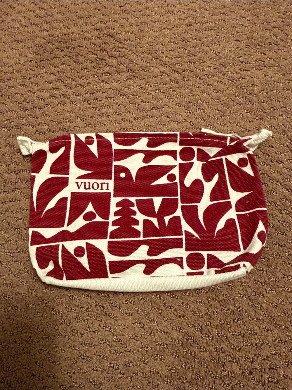 NWT Vuori holiday pouch